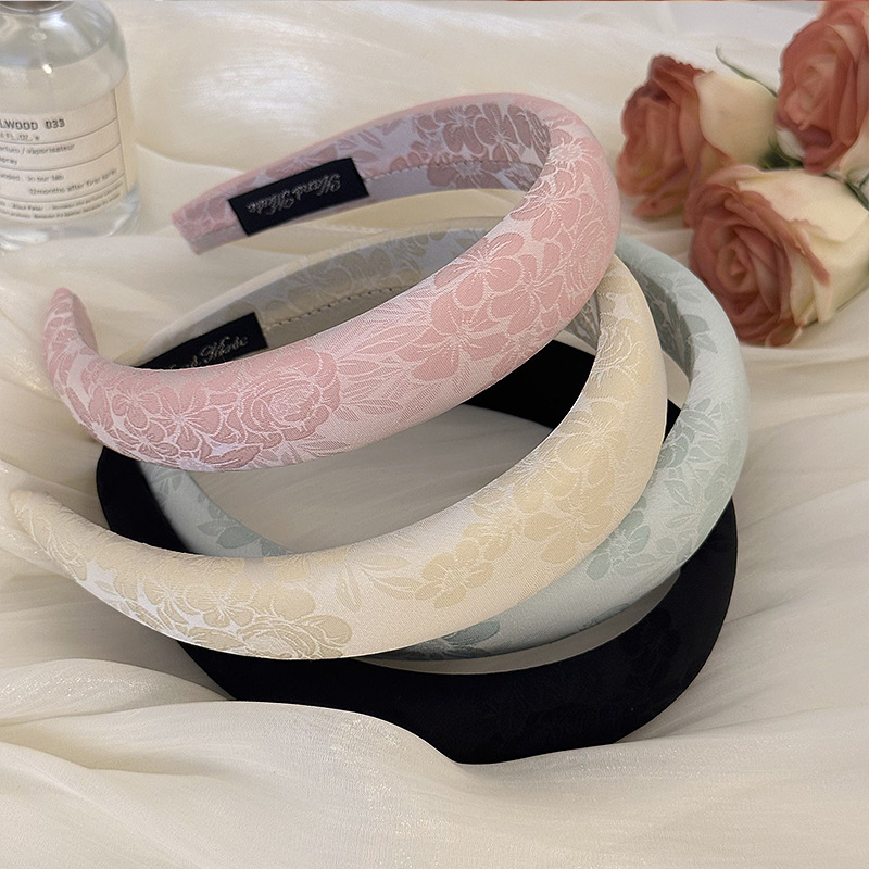 Embroidery Hoop - Fashion Women Embroidery Rose Flower Sponge